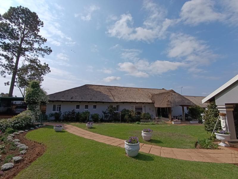 4 Bedroom Property for Sale in Middelburg Eastern Cape